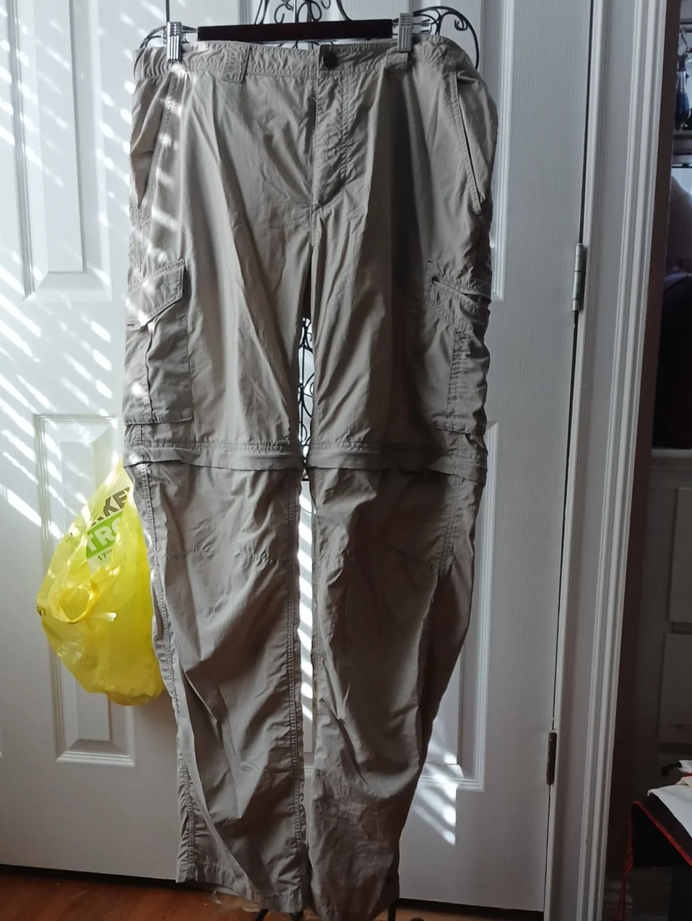 Columbia Men’s Zip-Off Cargo Pants in Beige